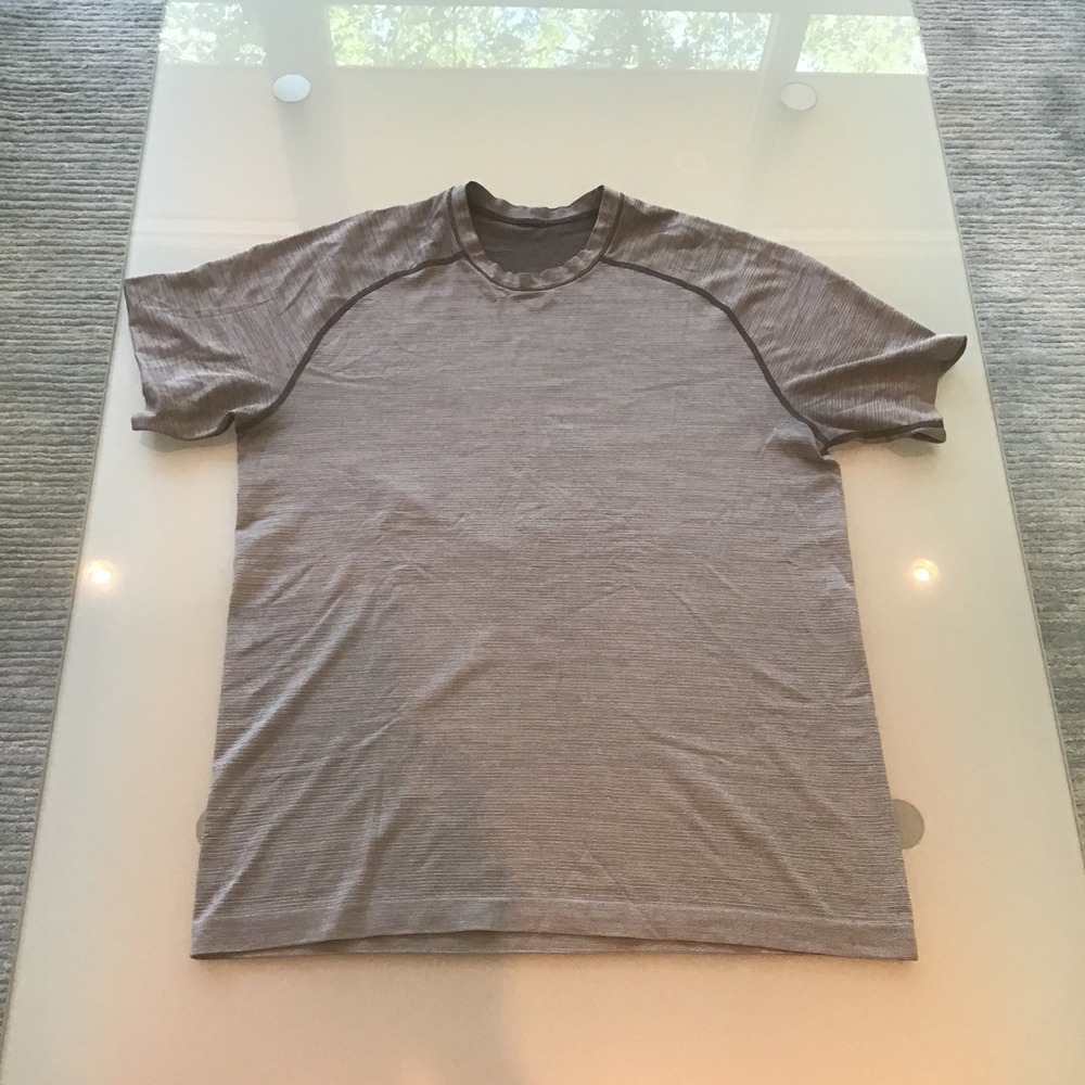 Lululemon Metal Vent Tech Short Sleeve Shirt Mens Gray Stripe Training Top L‎